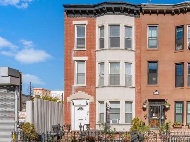 Townhouse for sale in Brooklyn