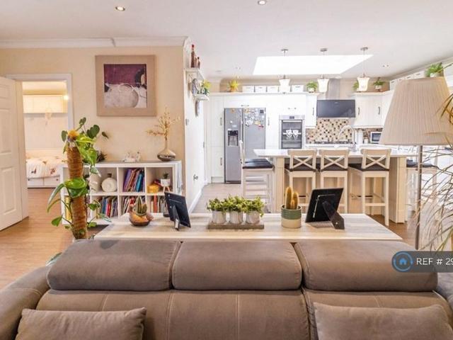 Room for rent in Bierton, Buckinghamshire