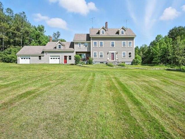 House for sale in Cambridge, Somerset County