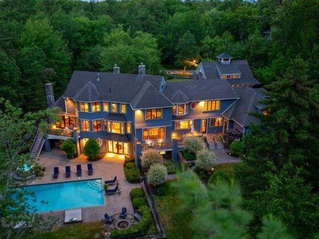 House for sale in Cape Elizabeth, Maine