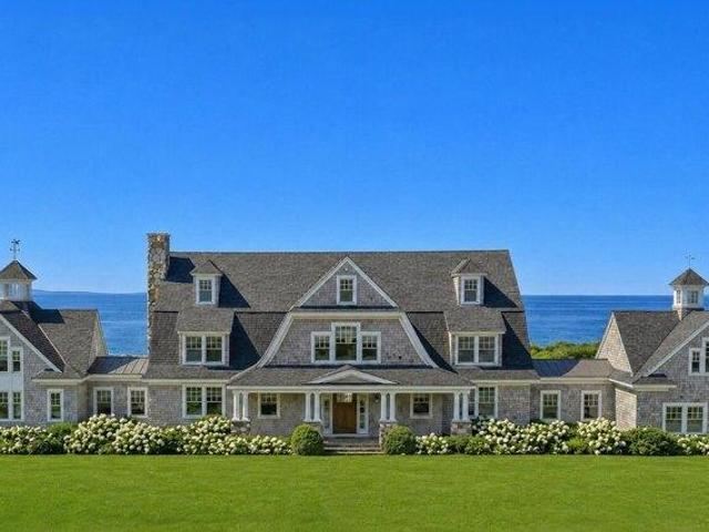 House for sale in Cape Elizabeth, Maine
