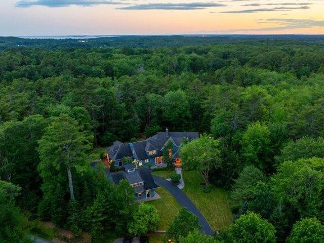 House for sale in Cape Elizabeth, Maine