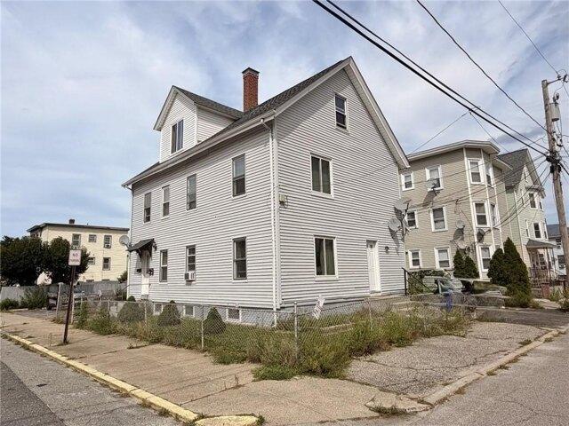 House for sale in Central Falls, Providence County