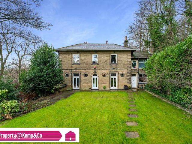 House for sale in Sowerby Bridge, Calderdale