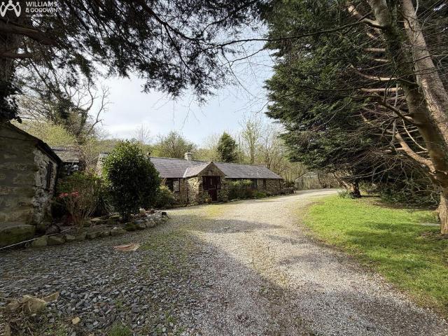 House for sale in Llanllyfni, Nantlle