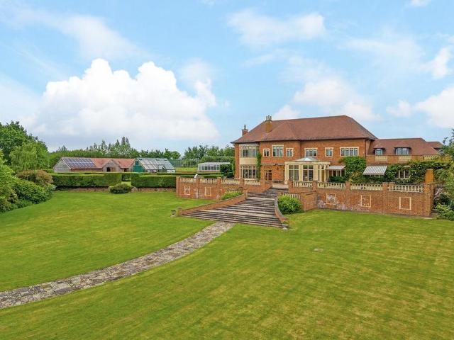 House for sale in Tunnel Hill, Forthampton