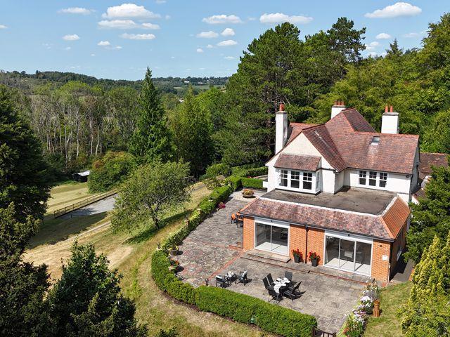 House for sale in Hillview, Surrey