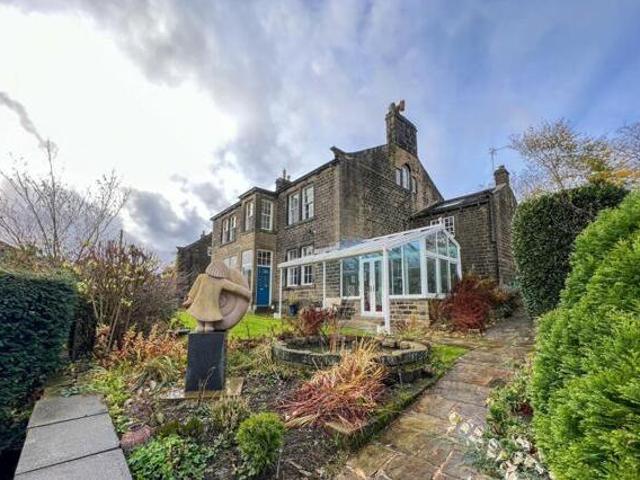 House for sale in Holmfirth, West Yorkshire