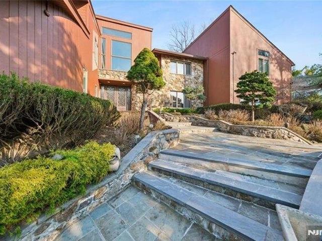 House for sale in Cresskill, New Jersey