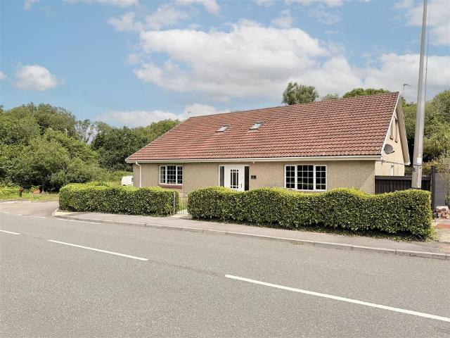 Bungalow for sale in Trimsaran