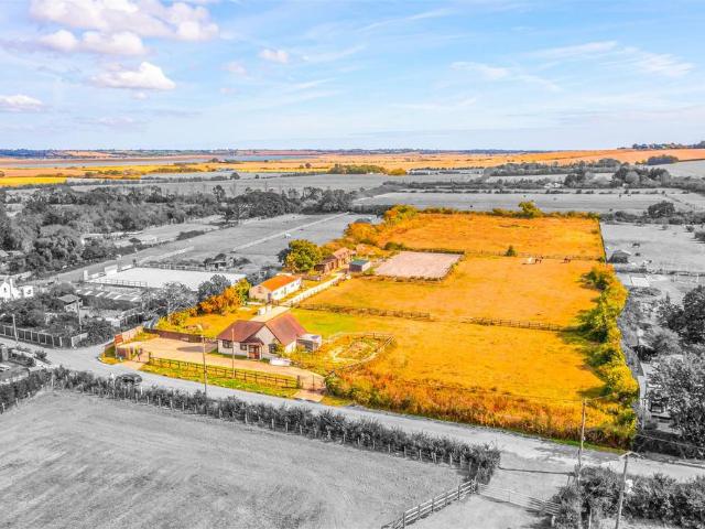 Bungalow for sale in Barling, Essex