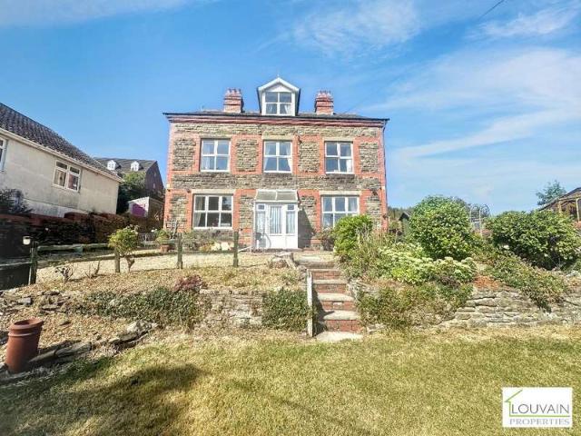 Farm for sale in Pontlottyn, Wales
