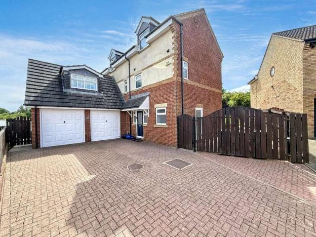 Farm for sale in Bishop Cuthbert, Brierton