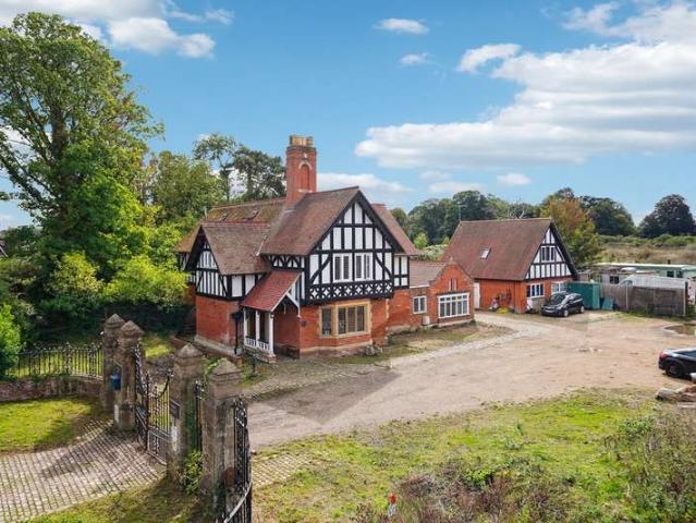 Farm for sale in Burnham, Slough