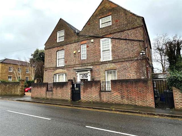 Farm for sale in London Borough of Hounslow, Greater London
