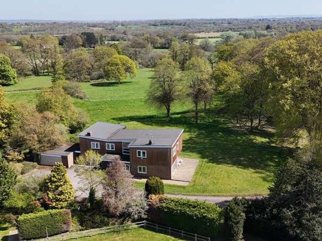 Farm for sale in Poulton, Thornton Hough