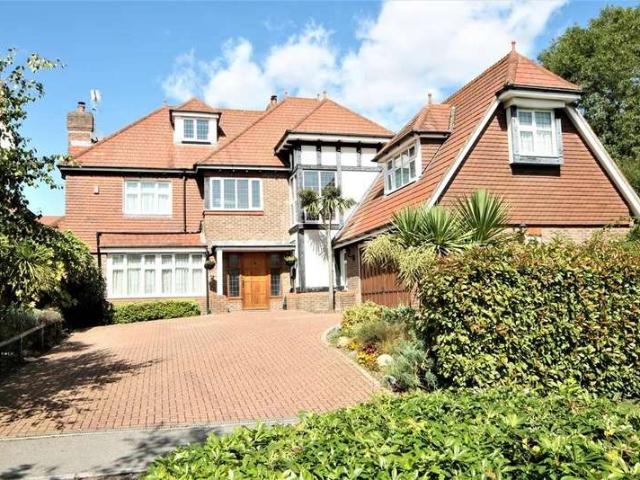 Farm for sale in Little Stanmore, Greater London