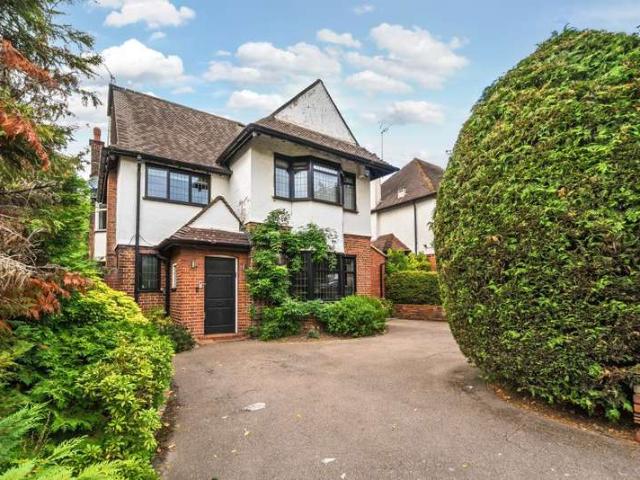 Farm for sale in Church End, Cat Hill