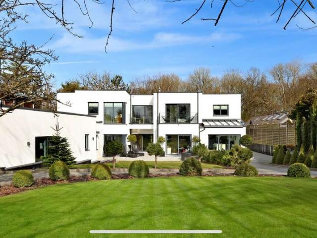 Farm for sale in Heronsgate, Three Rivers