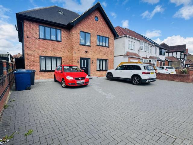 Farm for sale in London Borough of Ealing, Greater London