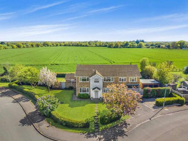 Farm for sale in Felsted, Duton Hill