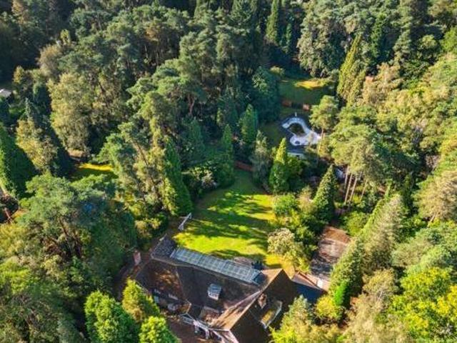 House for sale in Ascot