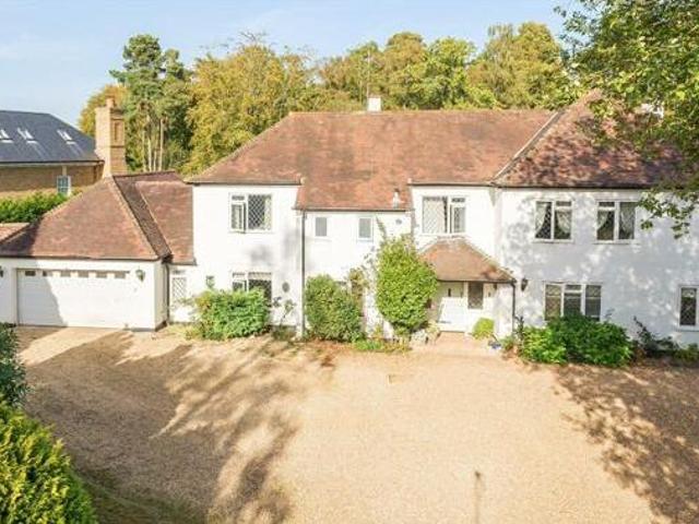 House for sale in Ascot