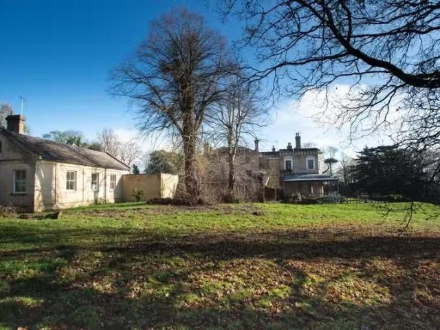 House for rent in Navestock Side, Essex