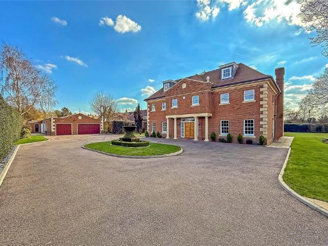 House for sale in Fishers Green, Shephall