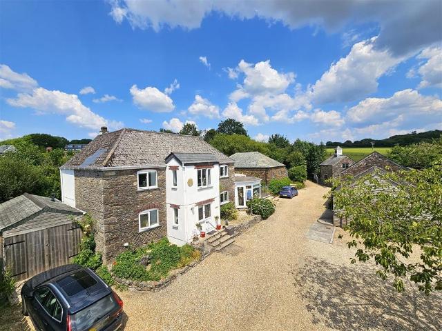 House for sale in Weir Quay, Devon