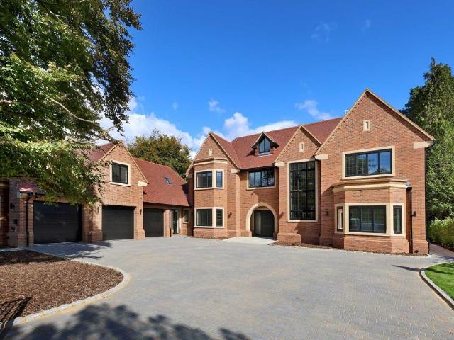 House for sale in Beaconsfield, Knotty Green
