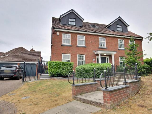 House for sale in Kingswood, Hull
