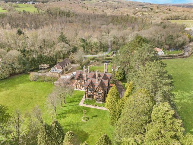 House for sale in Dyffryn Clydach, Bryncoch
