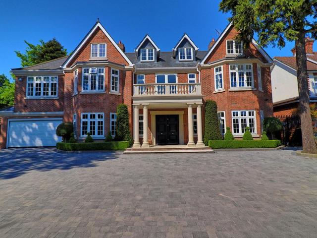 House for sale in Emerson Park, Greater London