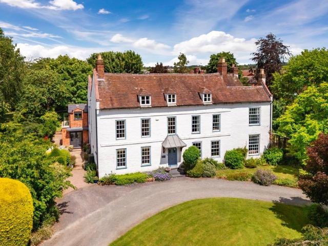 House for sale in Lower Wick, Worcestershire
