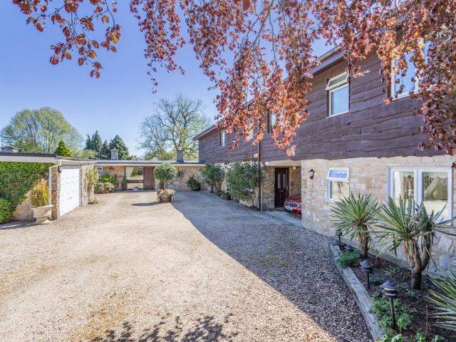 House for sale in Evershot, Oxfordshire