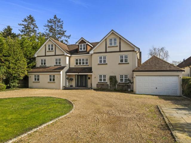 House for sale in Pachesham Park, Surrey