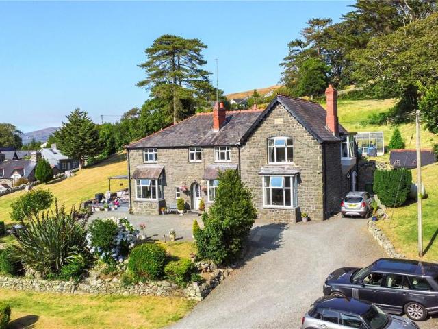 House for sale in Llwyngwril, Wales