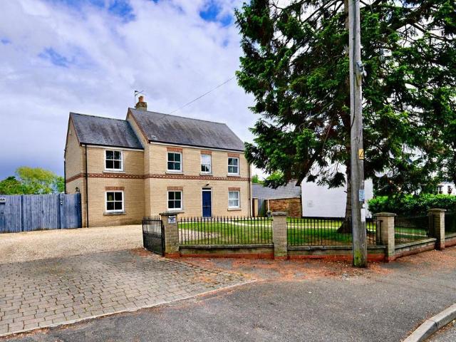 House for sale in Huntingdon, Cambridgeshire
