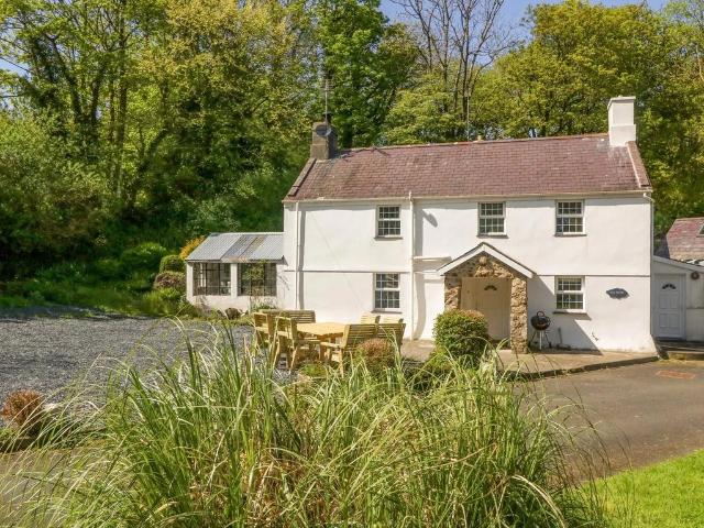 House for sale in Bryncroes, Wales