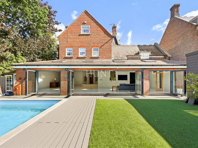 House for sale in London Borough of Redbridge, Greater London