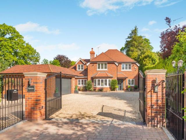 House for sale in Chalfont St. Peter, Denham