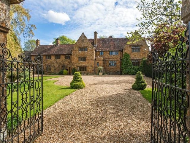 House for sale in Alderminster, Warwickshire