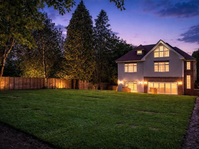 House for sale in London Borough of Croydon, Addiscombe
