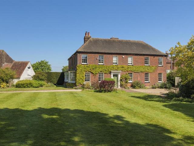 House for sale in Oad Street, Kent