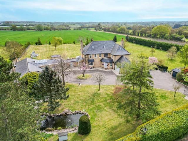 House for sale in Abbess, Beauchamp and Berners Roding, Epping