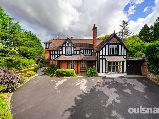 House for sale in Bromsgrove, Worcestershire