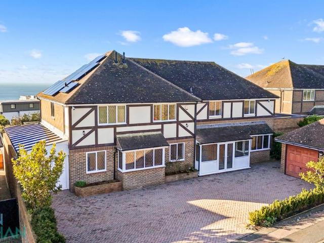 House for sale in Brighton Marina Village, Roedean