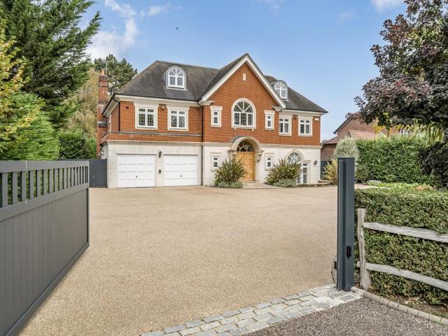 House for sale in Green Street Green, Greater London