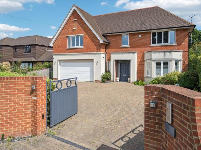 House for sale in Beaconsfield, Forty Green